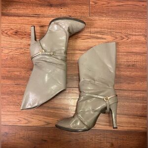 VINTAGE Women's Taupe Heeled Boots